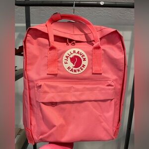 Brand new fjallraven kanken backpack!!